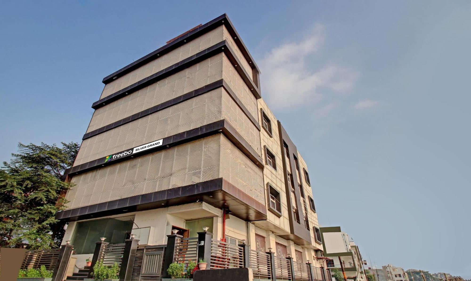 Treebo Silver Grand New Agreement Лакхнау Екстер'єр фото
