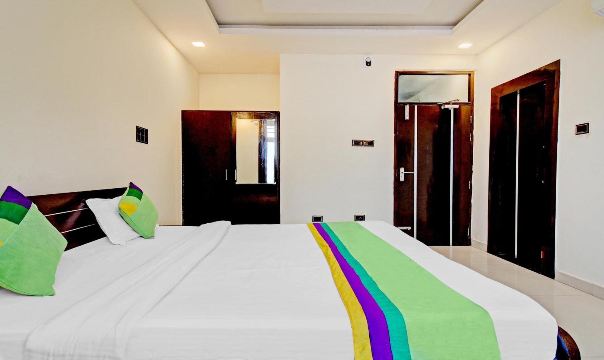 Treebo Silver Grand New Agreement Лакхнау Екстер'єр фото